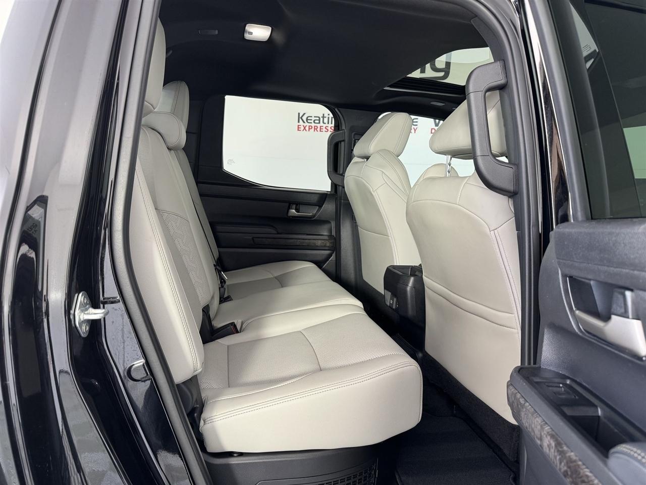 Toyota Tacoma Double Cab 4WD 2025