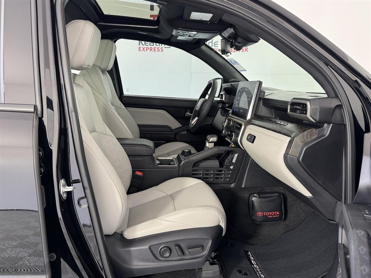 Toyota Tacoma Double Cab 4WD 2025