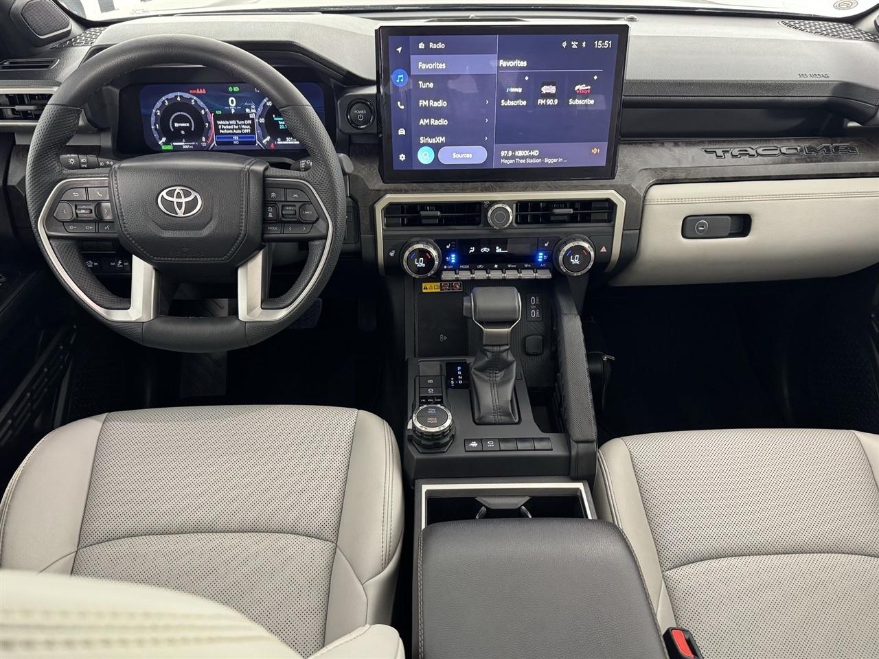Toyota Tacoma Double Cab 4WD 2025