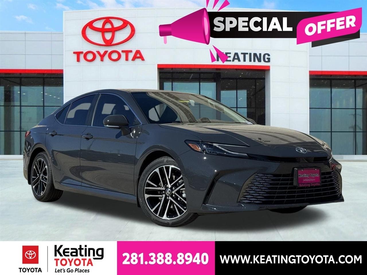 Toyota Camry Hybrid XLE 2026