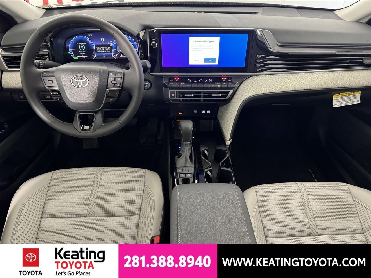 Toyota Camry Hybrid XLE 2026