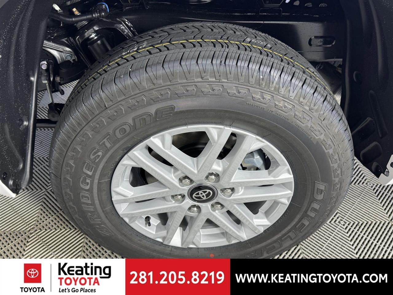 Toyota Tundra SR5 CrewMax 2WD 2026