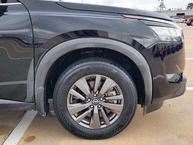 Nissan Pathfinder SV 2022