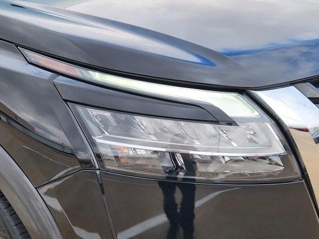 Nissan Pathfinder SV 2022