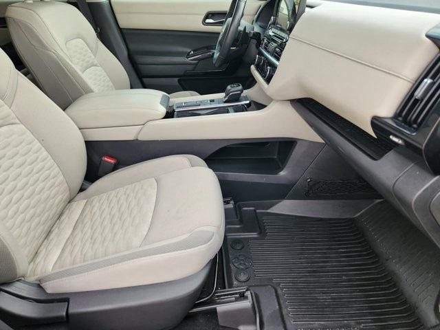 Nissan Pathfinder SV 2022