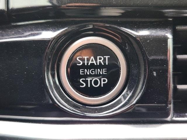 Nissan Pathfinder SV 2022