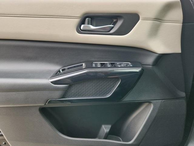 Nissan Pathfinder SV 2022