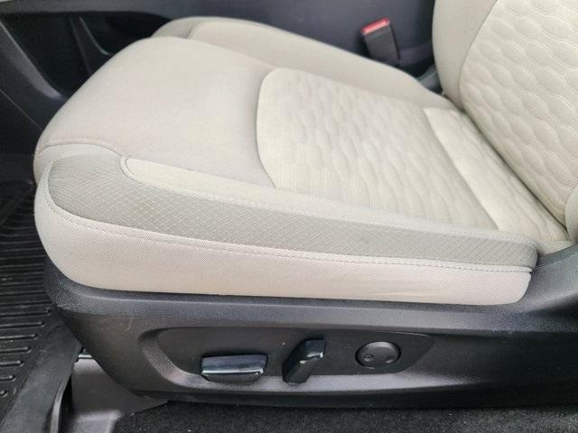 Nissan Pathfinder SV 2022