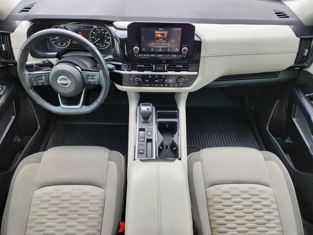 Nissan Pathfinder SV 2022