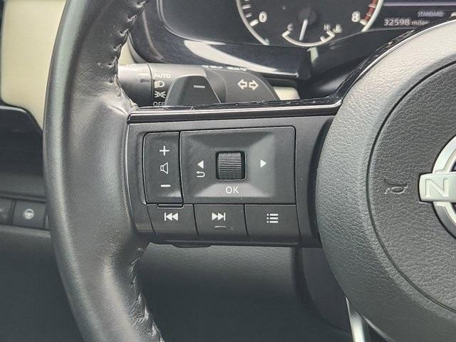 Nissan Pathfinder SV 2022