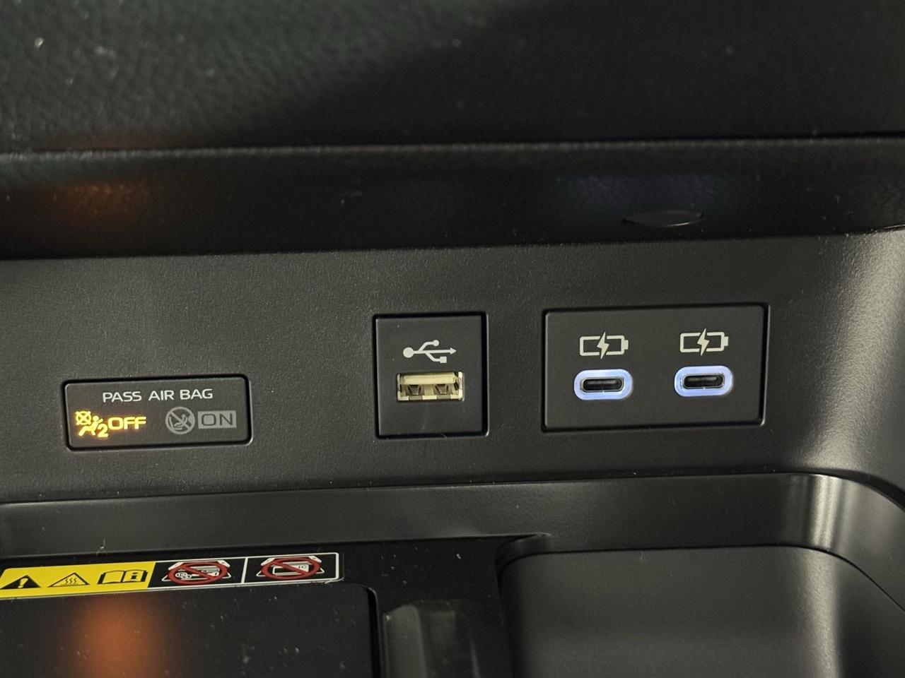 Toyota Camry Hybrid XLE 2026