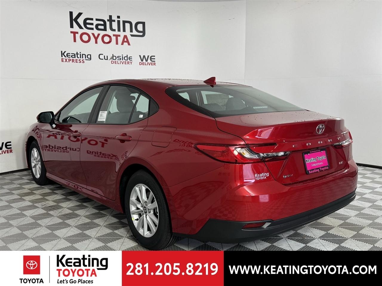 Toyota Camry Hybrid XLE 2026