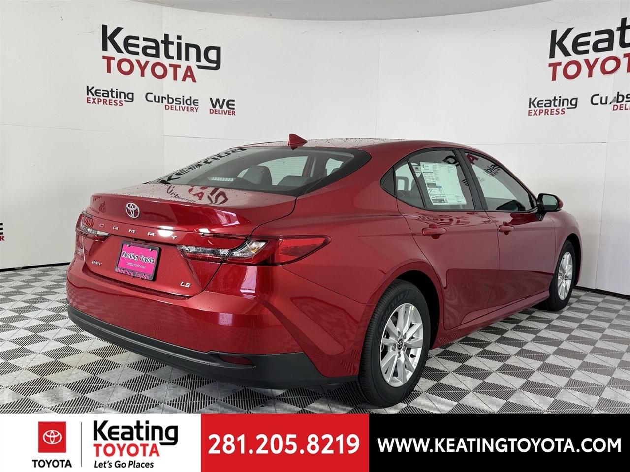 Toyota Camry Hybrid XLE 2026