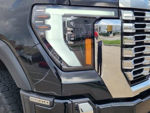 GMC Sierra 2500HD Denali Crew Cab 4WD SB 2025