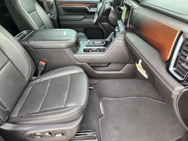 GMC Sierra 2500HD Denali Crew Cab 4WD SB 2025