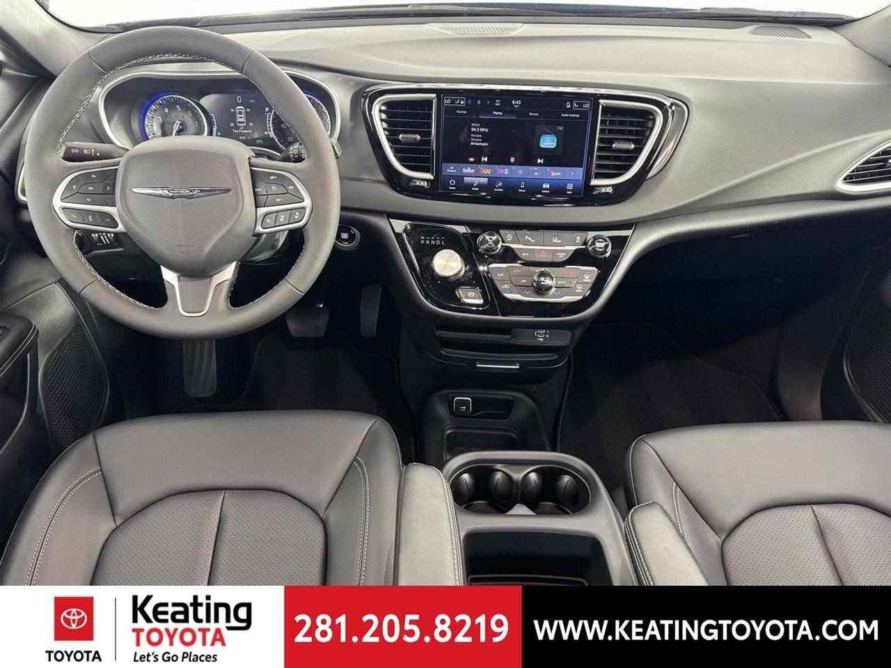 Chrysler Pacifica  2026