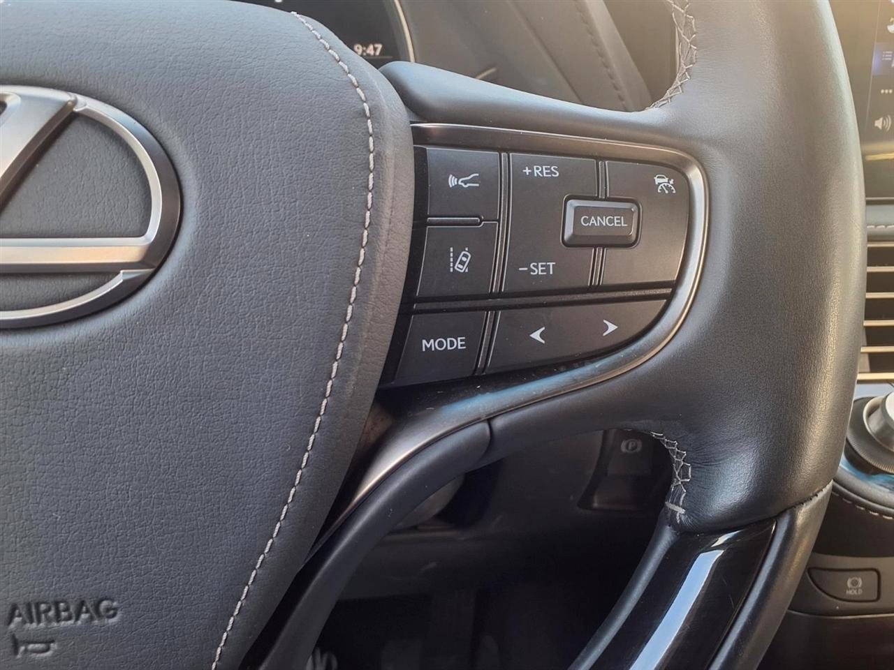 Lexus LS 500 Base 2022