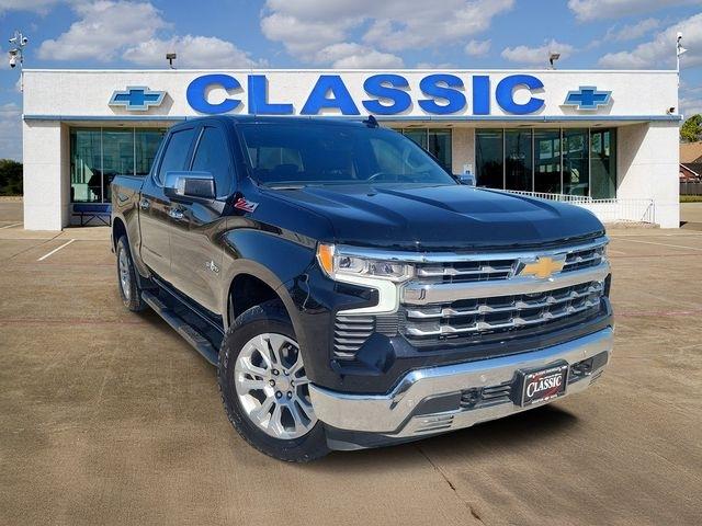 2022 Chevrolet Silverado 1500 LTZ Crew Cab 4WD