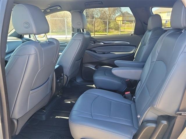 Buick Enclave Essence FWD 2023