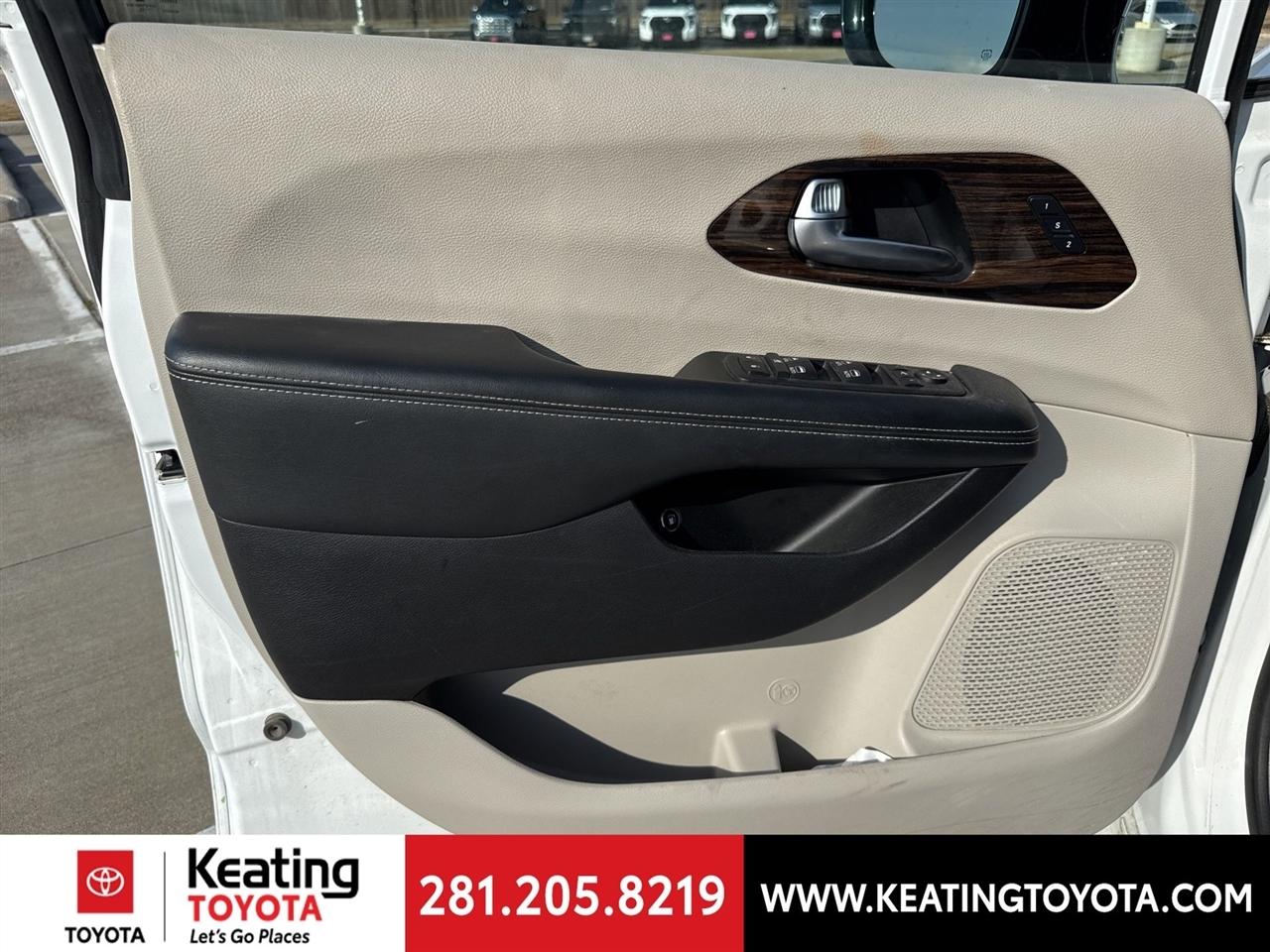 Chrysler Pacifica Hybrid Limited 2023