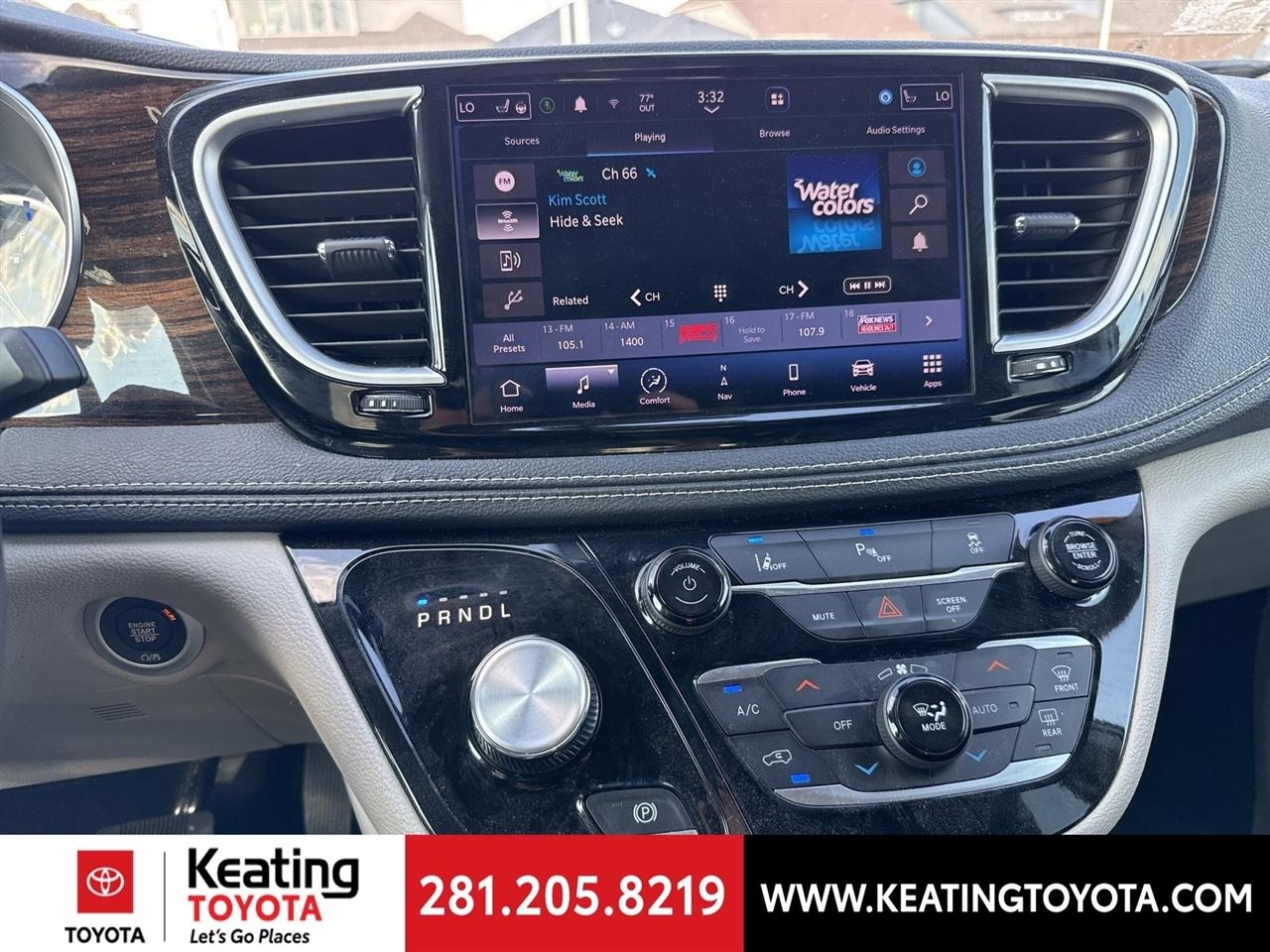 Chrysler Pacifica Hybrid Limited 2023