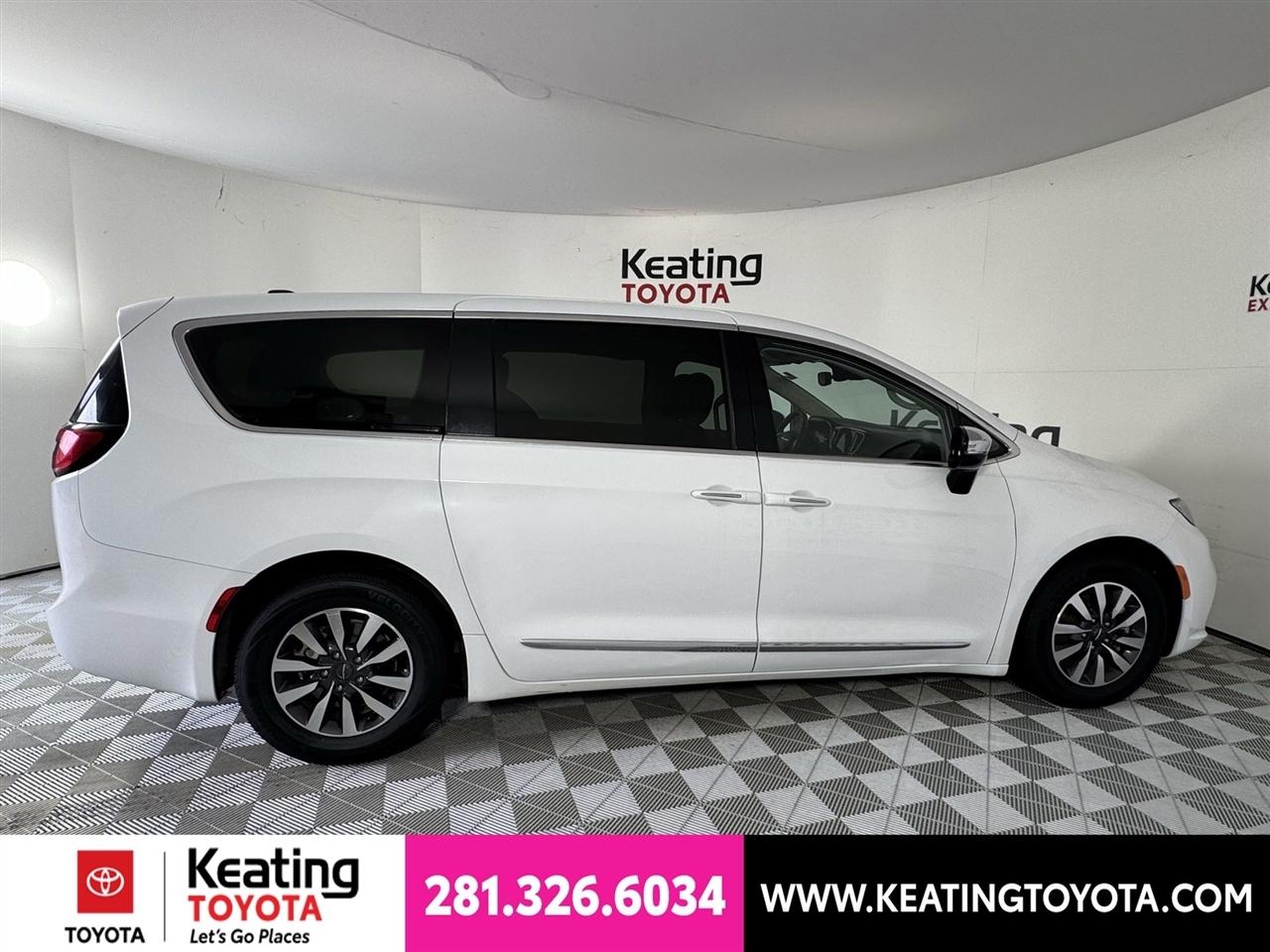 Chrysler Pacifica Hybrid Limited 2023