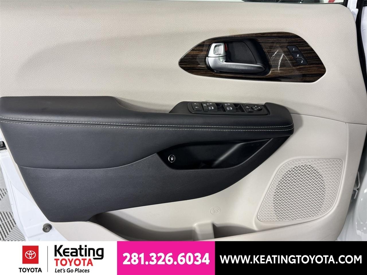 Chrysler Pacifica Hybrid Limited 2023