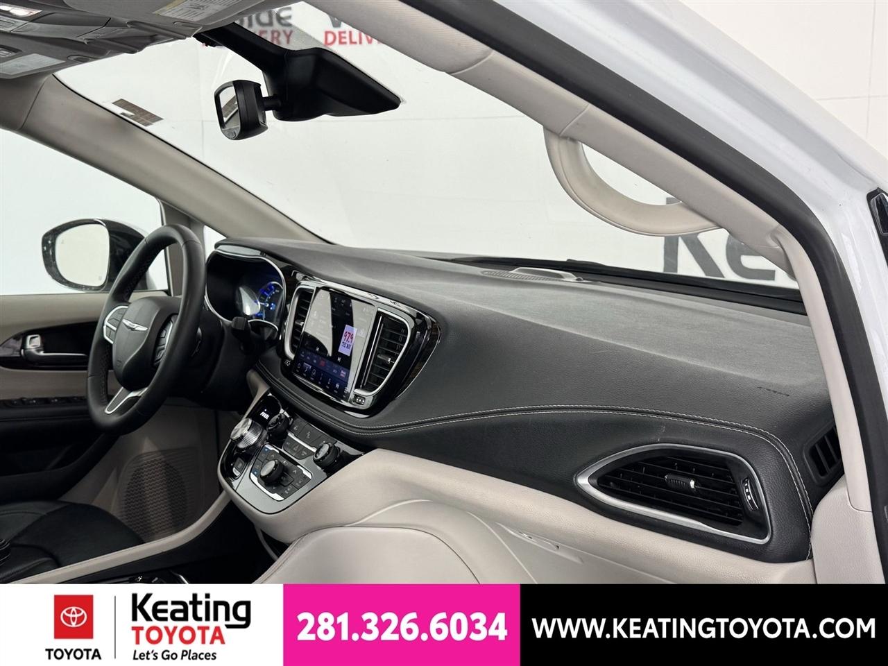 Chrysler Pacifica Hybrid Limited 2023