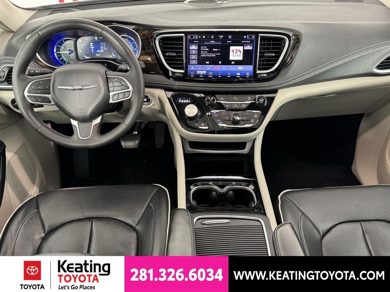 Chrysler Pacifica Hybrid Limited 2023