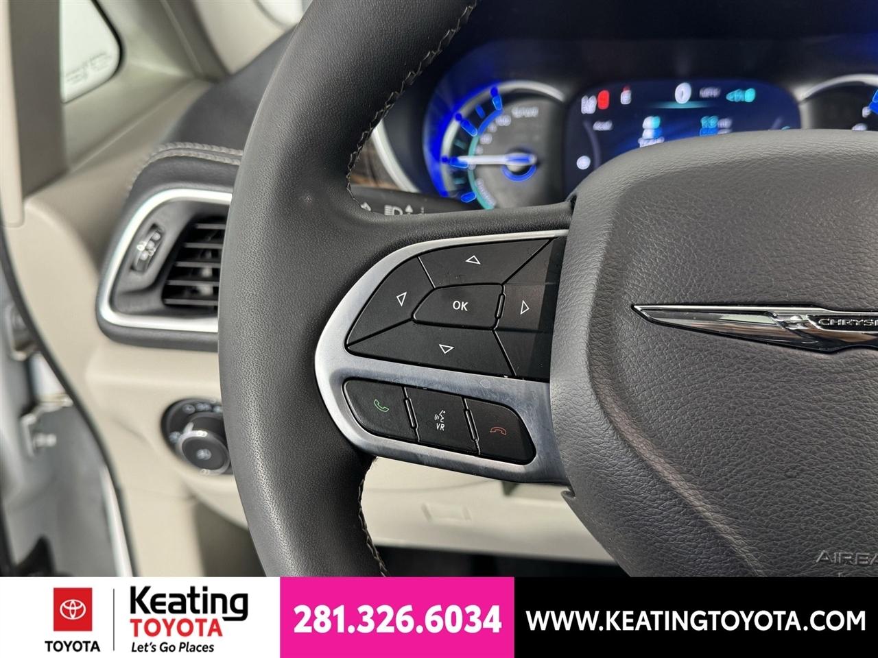 Chrysler Pacifica Hybrid Limited 2023