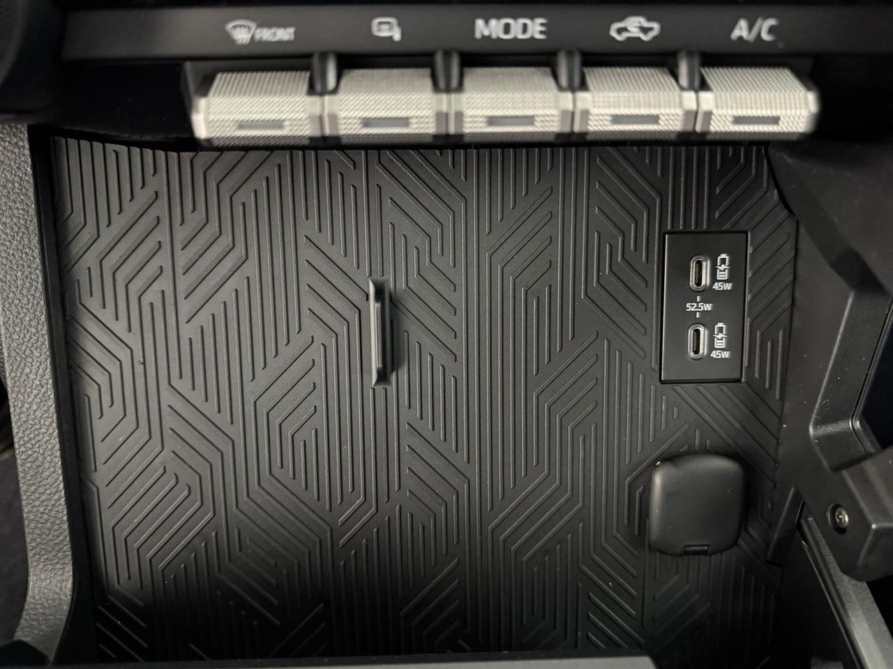 Toyota Tacoma Double Cab 4WD 2026