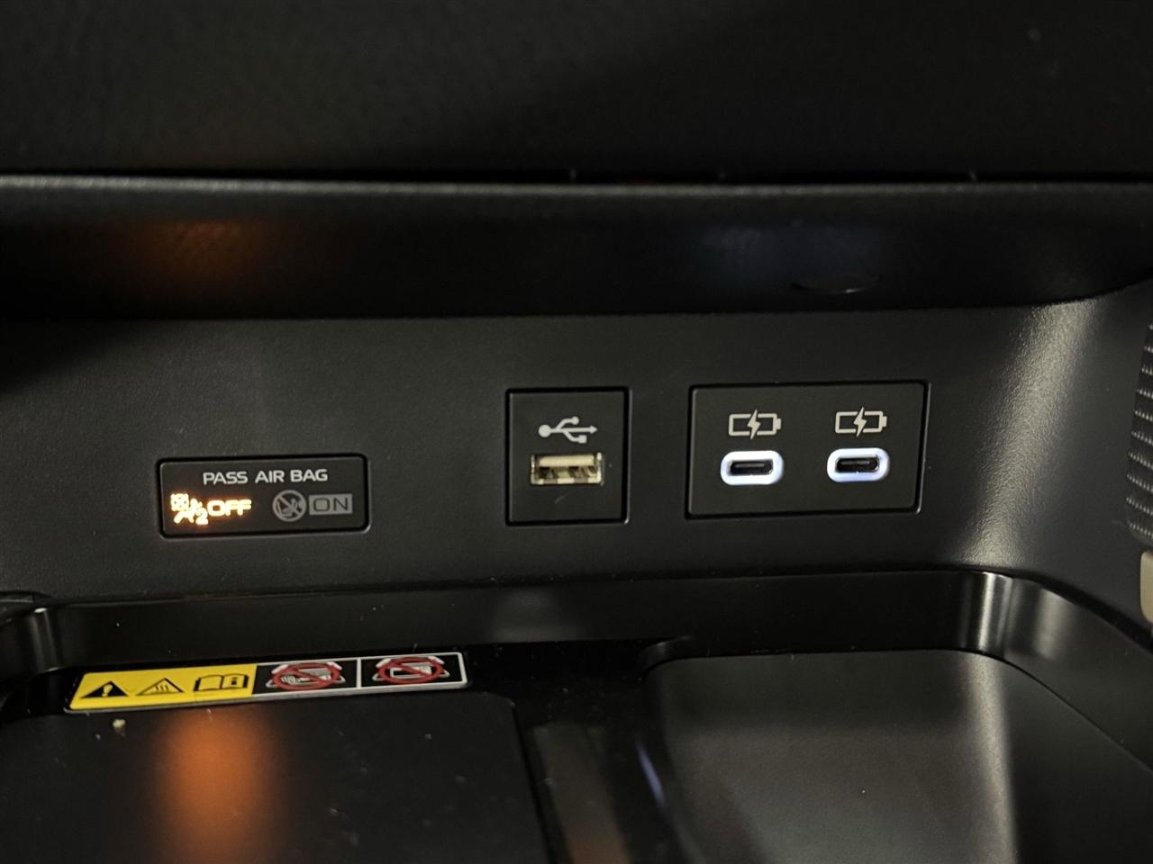 Toyota Camry Hybrid XLE 2026