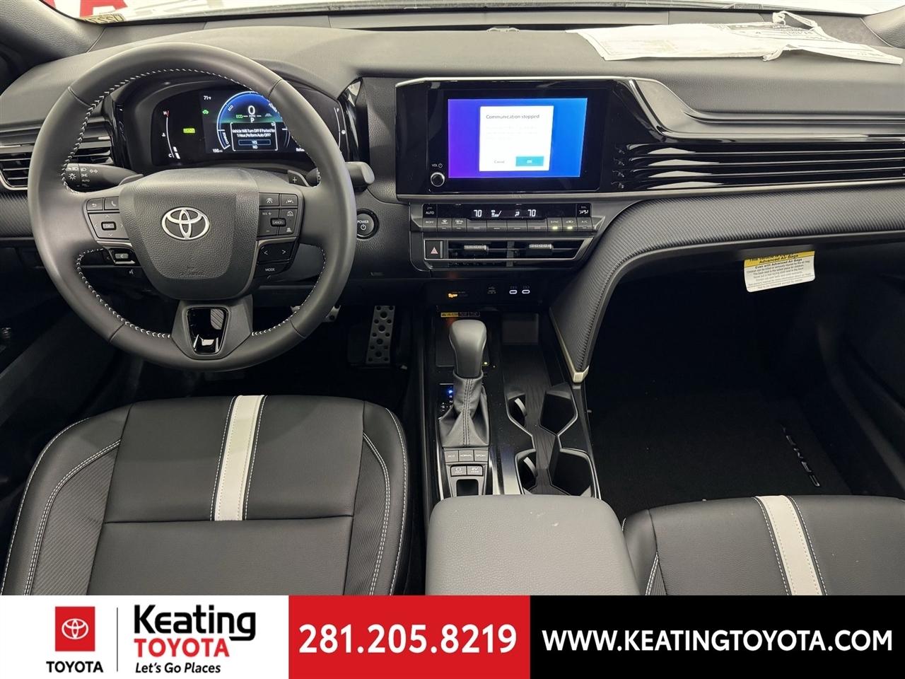 Toyota Camry Hybrid XLE 2026