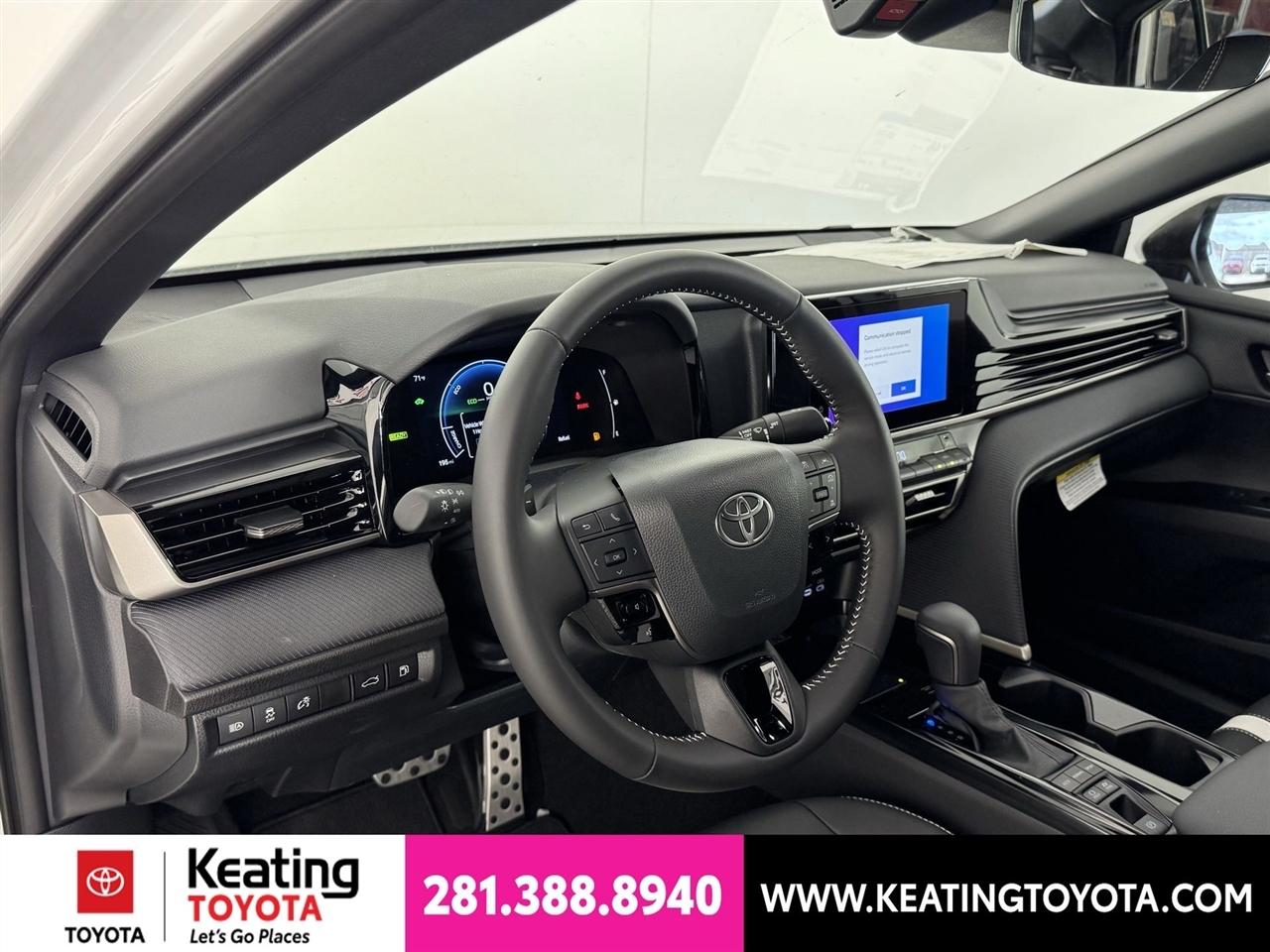 Toyota Camry Hybrid XLE 2026