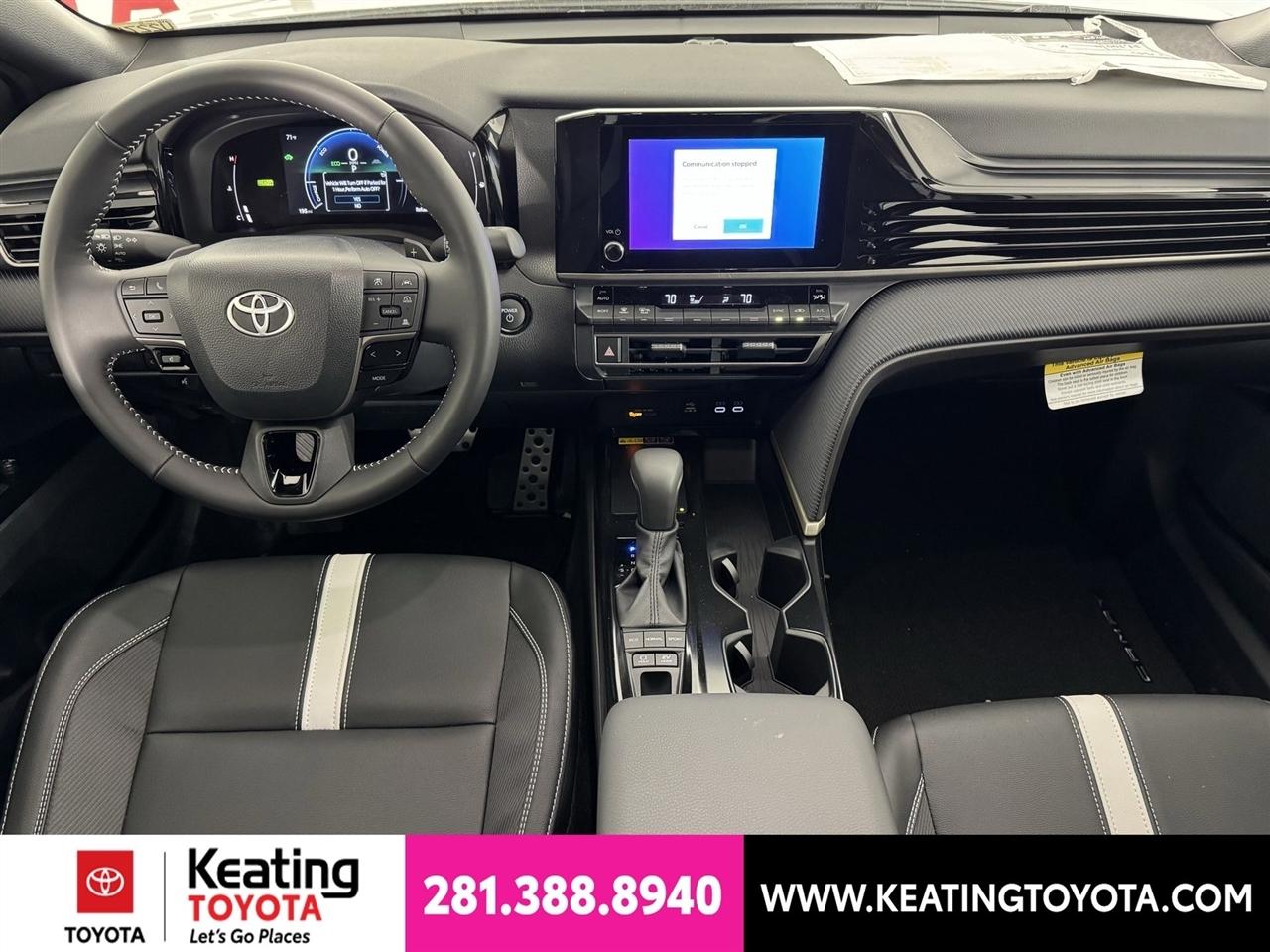 Toyota Camry Hybrid XLE 2026