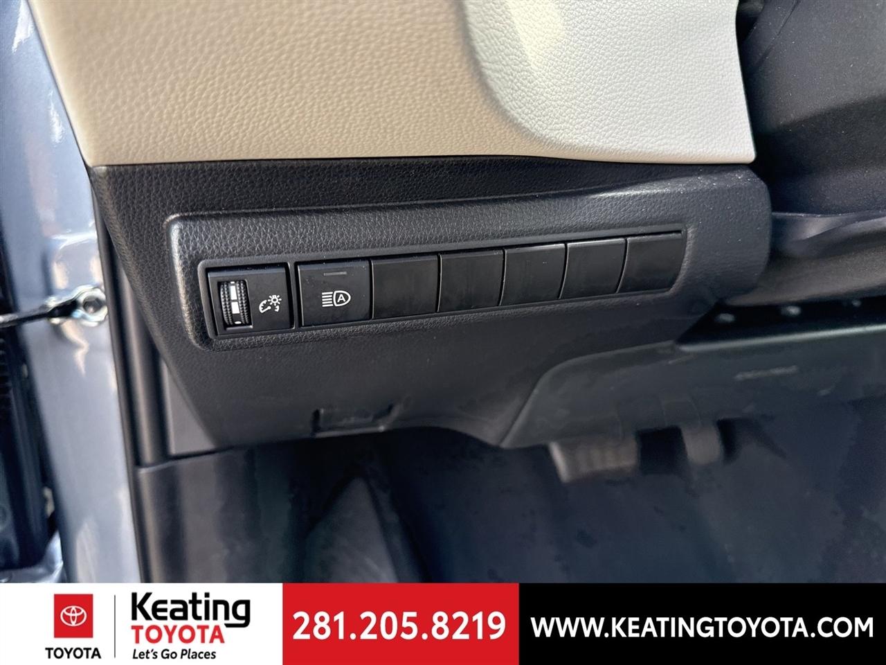 Toyota Corolla LE 2024