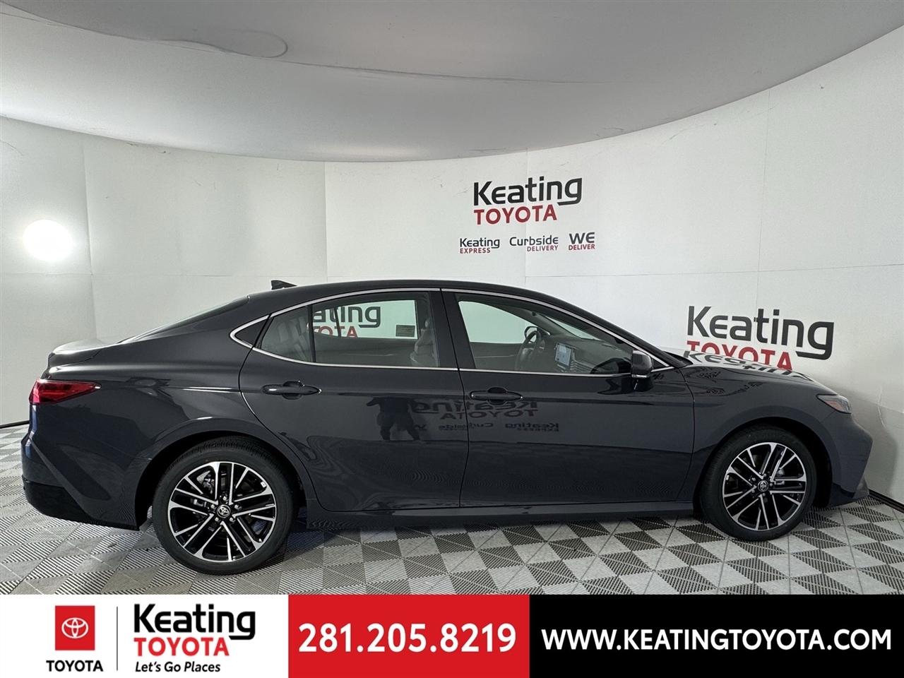 Toyota Camry Hybrid XLE 2026