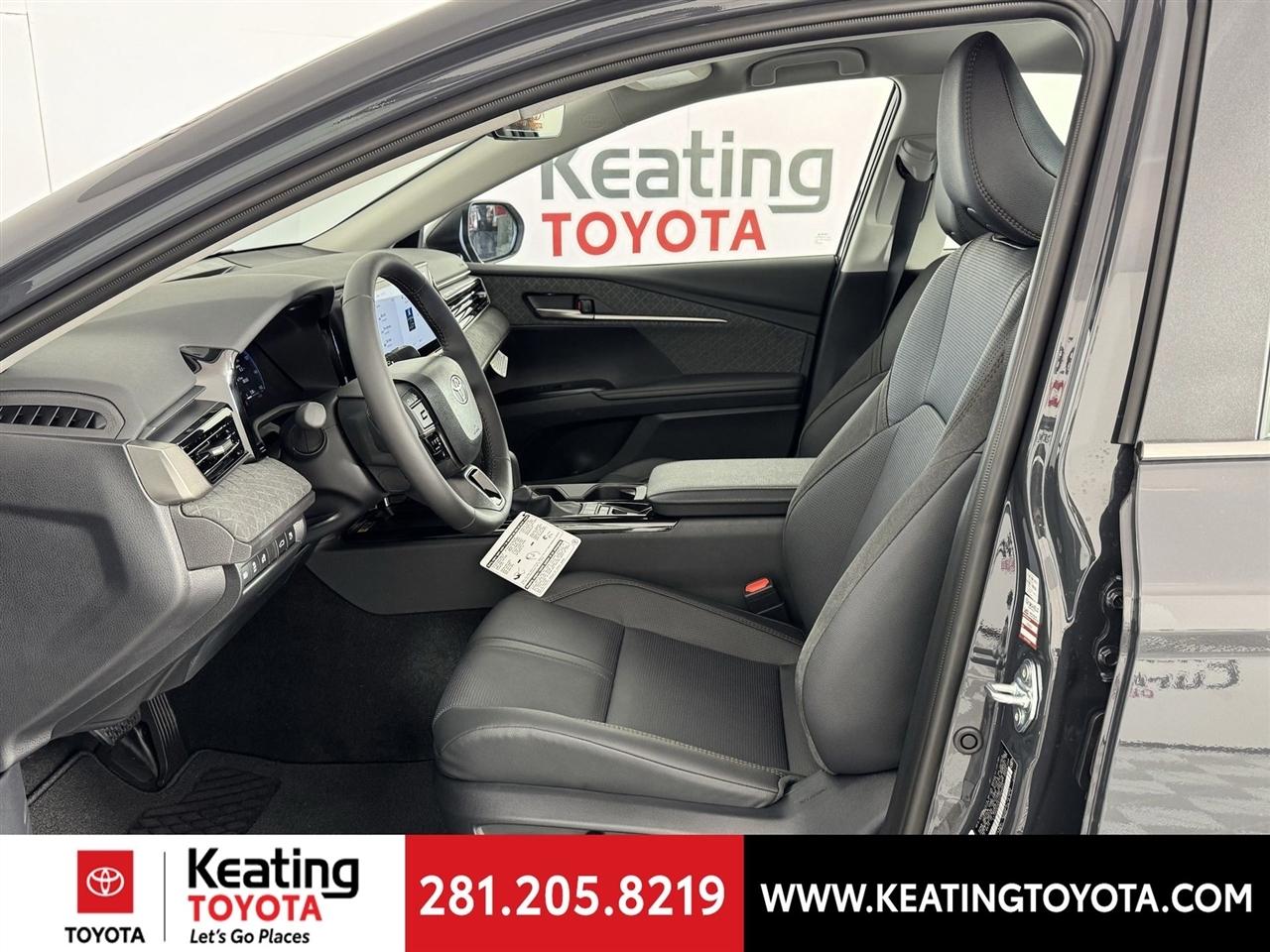 Toyota Camry Hybrid XLE 2026