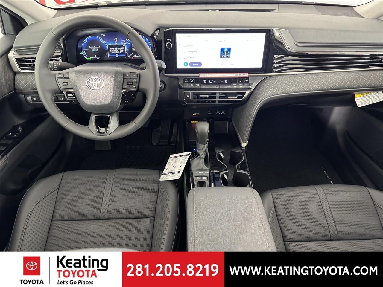 Toyota Camry Hybrid XLE 2026