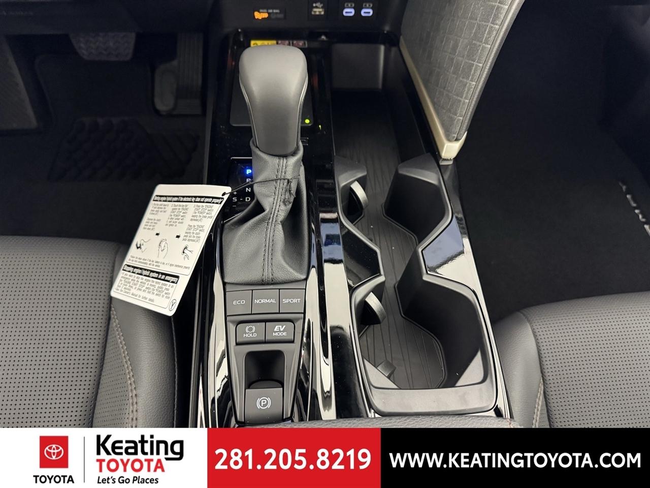 Toyota Camry Hybrid XLE 2026