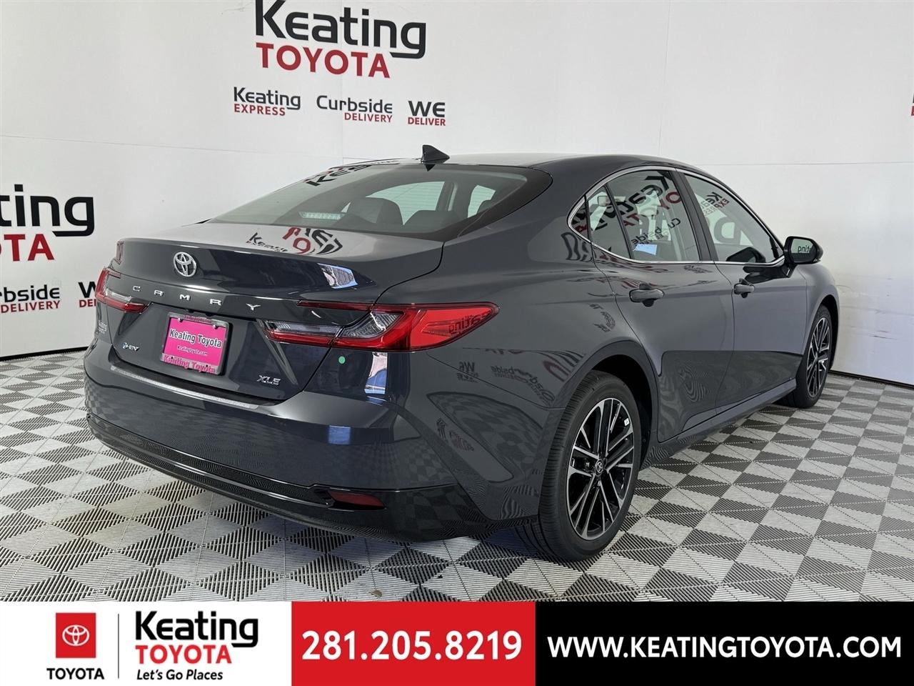 Toyota Camry Hybrid XLE 2026