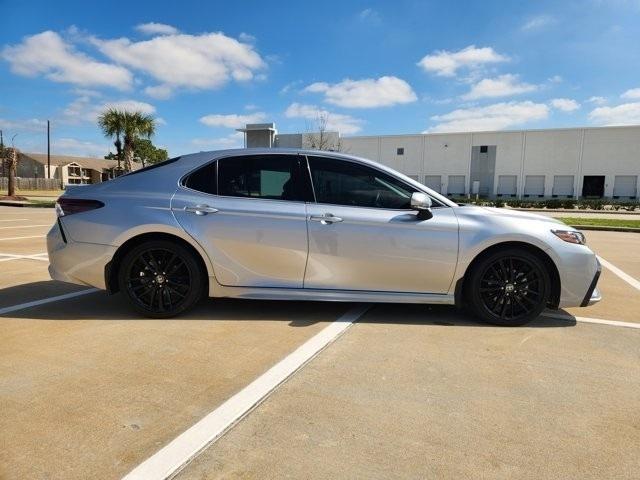 Toyota Camry Hybrid  2024