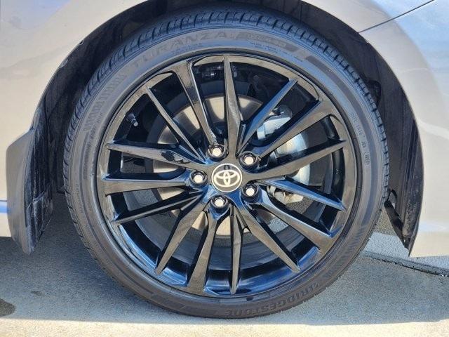 Toyota Camry Hybrid  2024