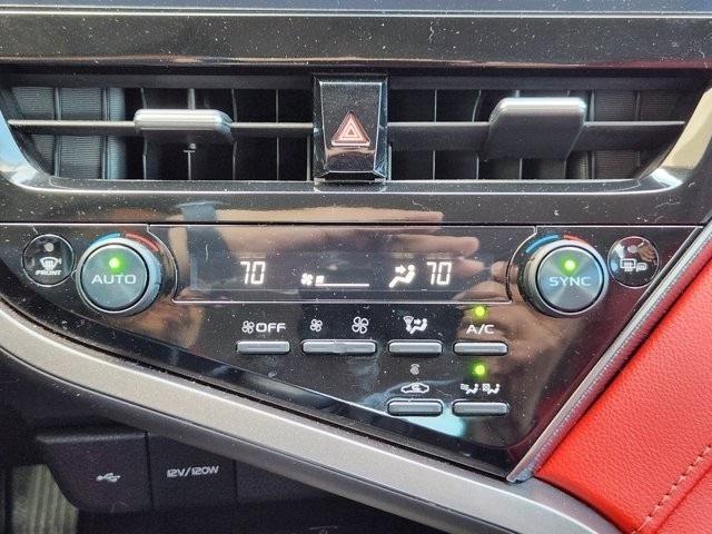 Toyota Camry Hybrid  2024