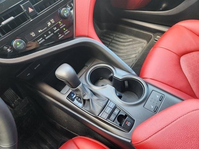 Toyota Camry Hybrid  2024