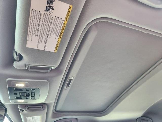 Toyota Camry Hybrid  2024