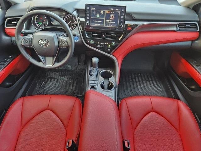 Toyota Camry Hybrid  2024