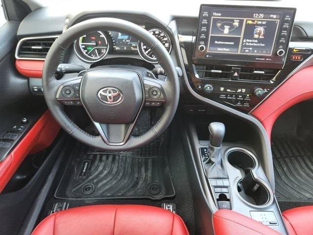 Toyota Camry Hybrid  2024