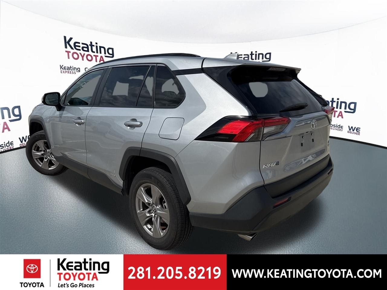 Toyota RAV4 Hybrid XLE 2025