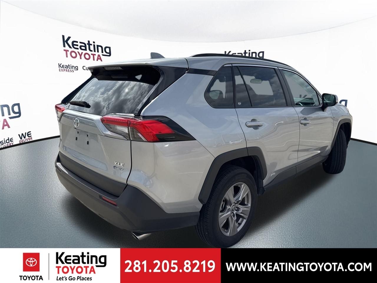 Toyota RAV4 Hybrid XLE 2025